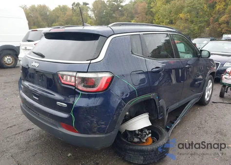 2021 Jeep Compass Latitude 4X4 z USA, uszkodzony, nr VIN 3C4NJDBB5MT540400